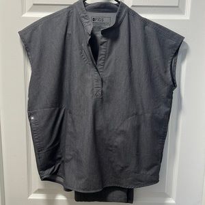 FIGS technical collection scrub top